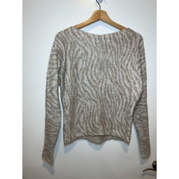Abercrombie & Fitch Womens Beige Zebra Pattern Sweater Long Sleeve Size S - Picture 5 of 8